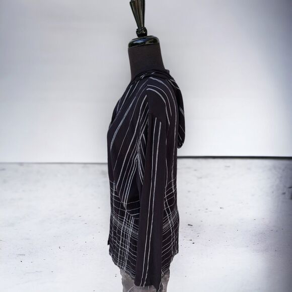 Chico’s Black Striped Crinkle Gauze Hooded  Button Up Top Blouse Size 1 Medium - Picture 3 of 9